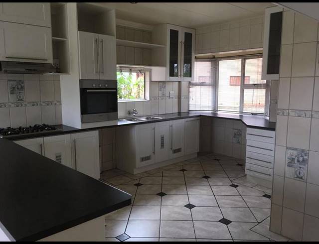 3 BEDROOM HOUSE FOR SALE IN HENLEY-ON-KLIP